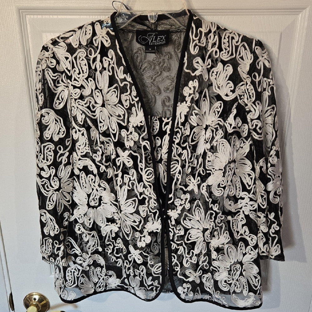 Alex Evenings Black and White Floral Jacket & Top. 2 Piece. Size Medium.